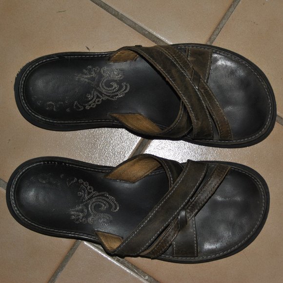 OluKai Shoes - OluKai Paniolo Sandals; Women's; Black